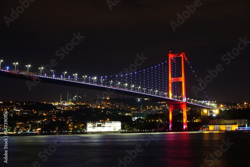 Fotografiet bosphorus bridge at night