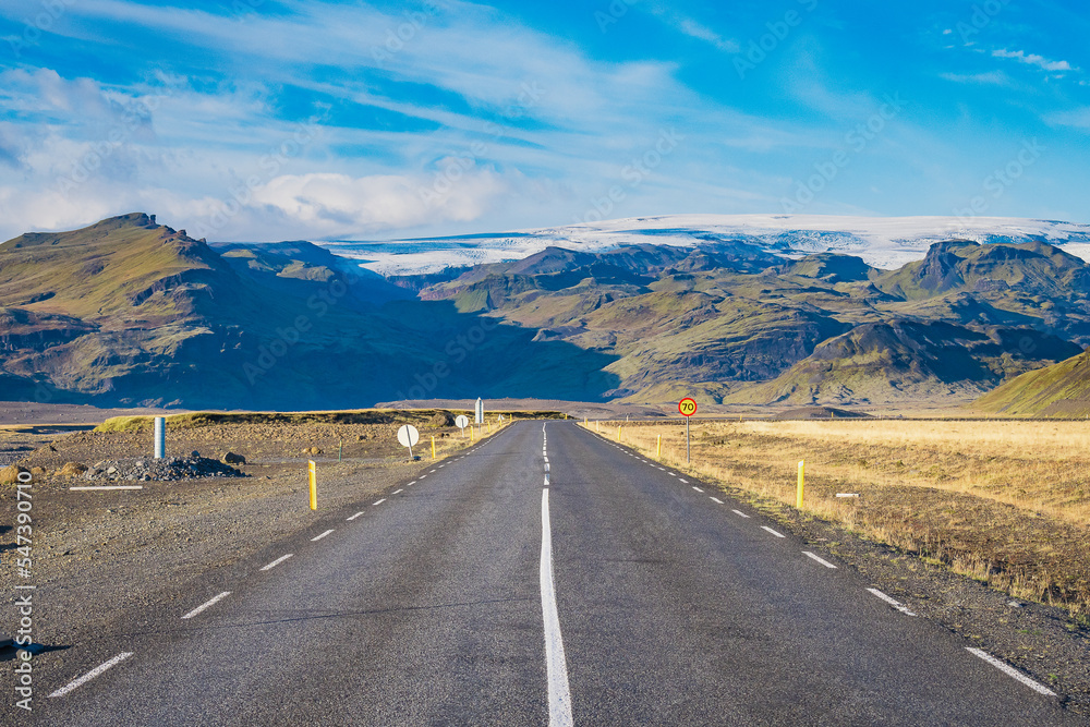 Naklejka premium Landscape of the Ring Road near Mýrdalsjökull Glacier (iceland)