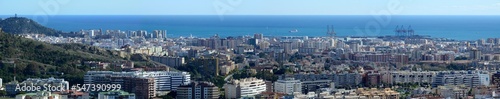 Panorámica de Malaga desde la Cerro Atalaya, Puerto de la Torre, Malaga, Andalucia, España