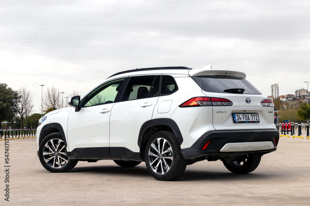 Car toyota cross
