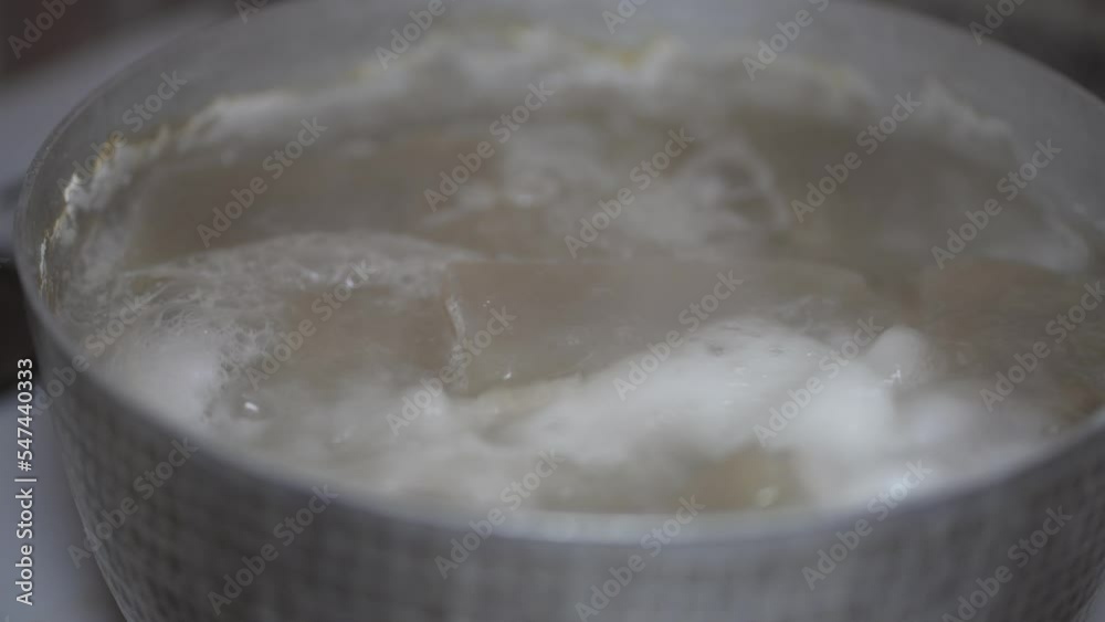 こんにゃくを作る様子 こんにゃくを作る様子