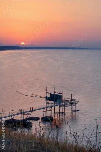 Vasto, Abruzzo: il tramonto dalla riserva naturale di Punta Aderci. 