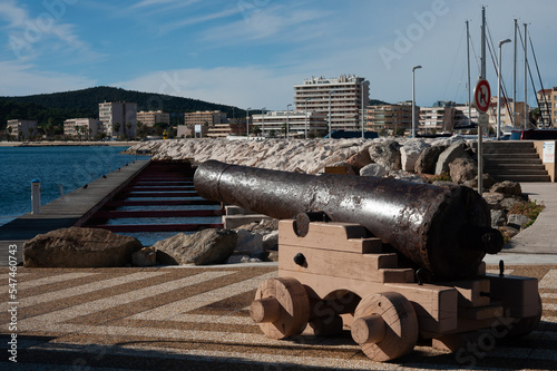 Kanone im Hafen von Le Lavandou