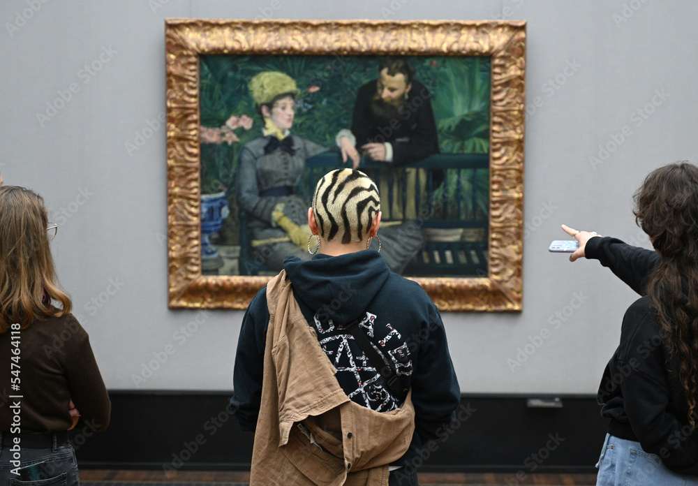 Fotka „Berlin, Germany November 03, 2022 People observing 