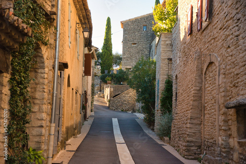 Fototapeta Naklejka Na Ścianę i Meble -  Oppéde le Vieux im Luberon in der Provence