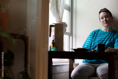 Fotografie lifestyle portrait of nonbinary person