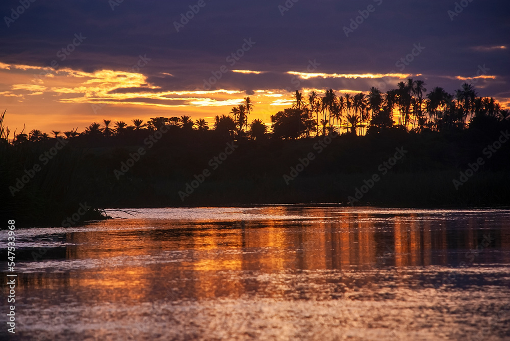 Pôr do sol no Rio Itaúnas (Paisagem) | Itaúnas river