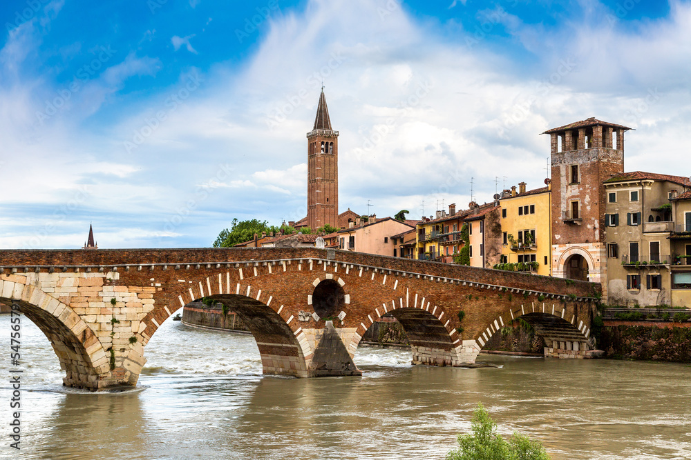 Bridge Ponte di Pietra in Verona Bridge Ponte di Pietra in Verona
