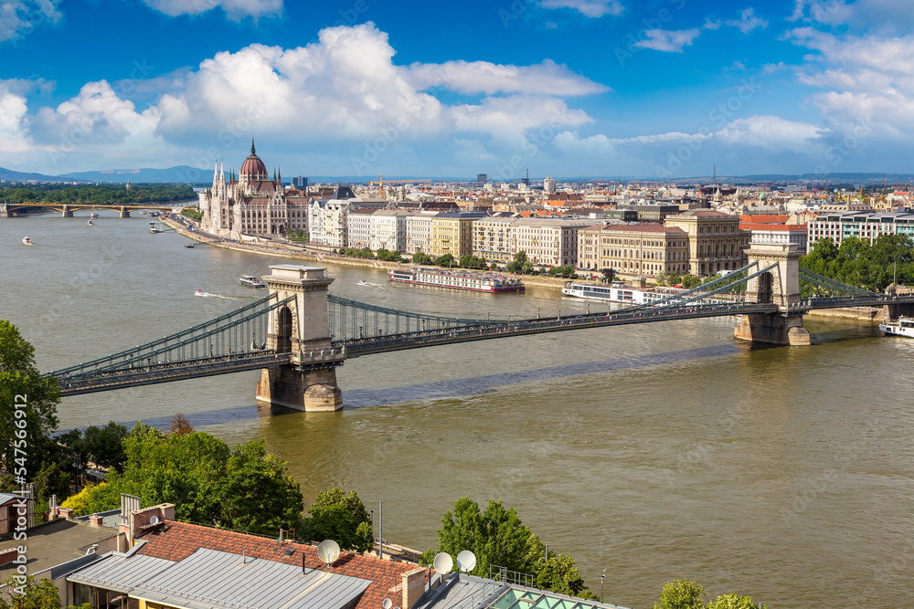 Fototapeta premium Panoramic view of Budapest