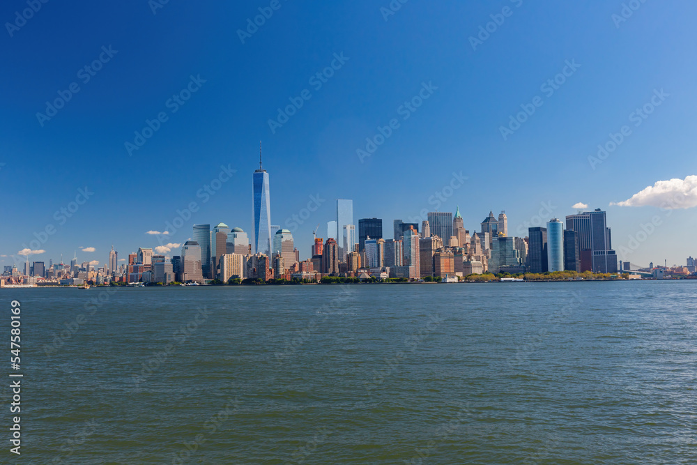 Fototapeta premium Sunny view of the New York City skyline