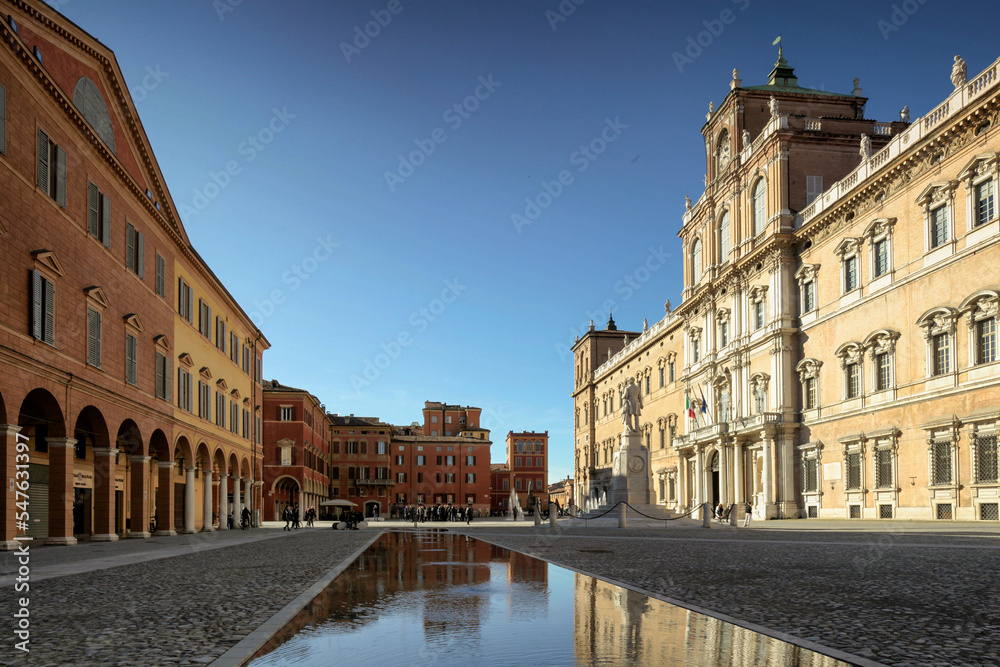 Modena. Palazzo Ducale con piscina