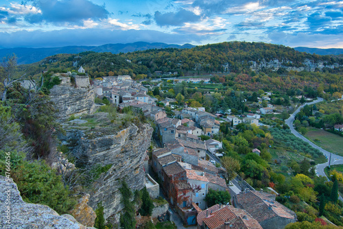 Tableau sur toile Mittelalterliches Dorf Saignon im Luberon in Frankreich