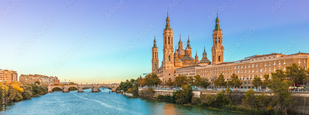 Cathedral-Basilica of Our Lady of the Pillar- Aragon,  Saragossa in Spain - obrazy, fototapety, plakaty 