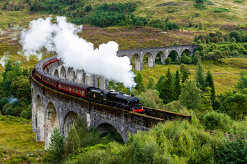 Keuken achterwand Glenfinnanviaduct Schotse stoomtrein door de Hooglanden  © Jana