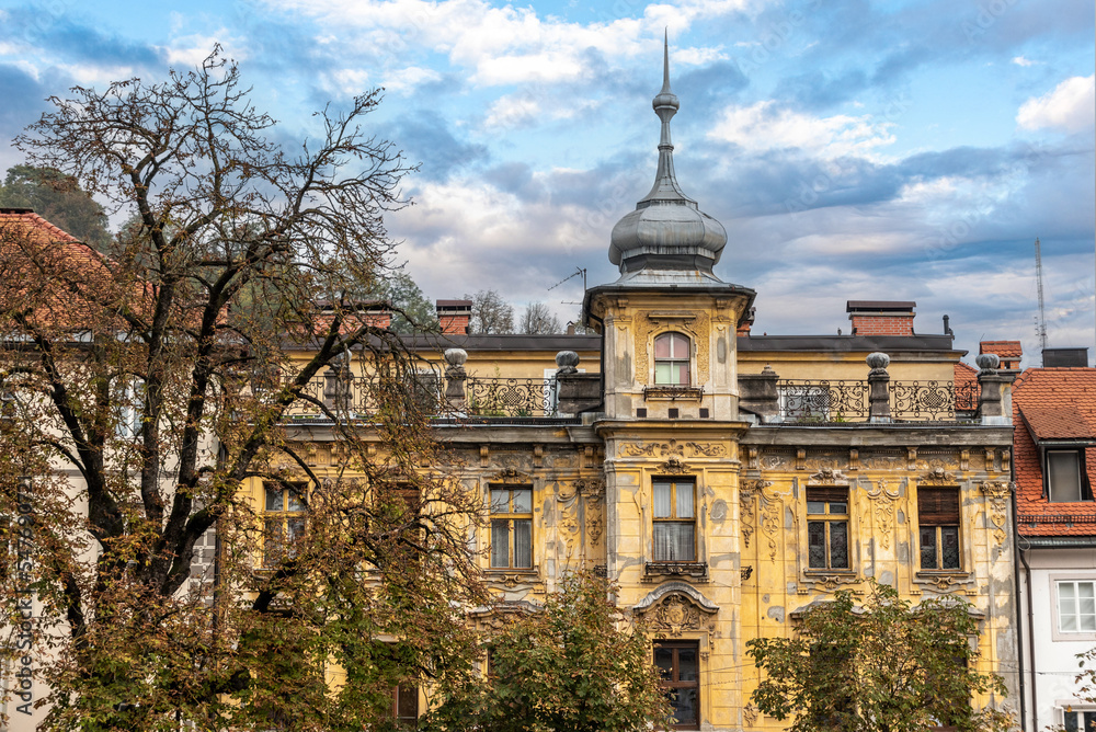 Obraz premium Old classical residential house in the city center of Ljubljana
