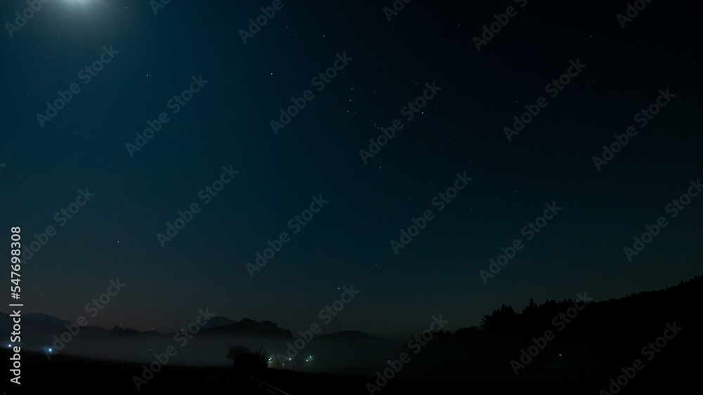 Fototapeta premium オリオン座と雲海