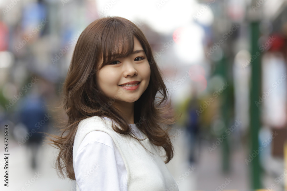 笑顔の女性 笑顔の女性