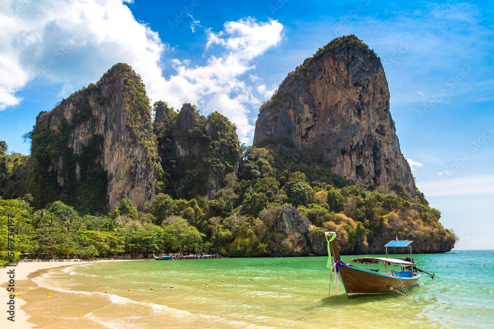 Obraz premium Boat at Railay Beach in Thailand