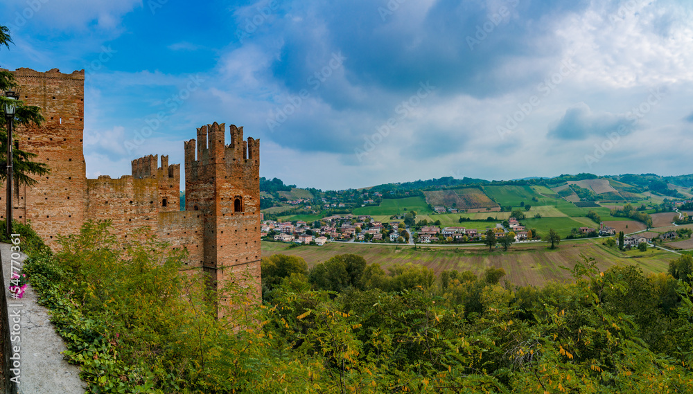 Castell'Arquato, panoramic view on the mountain