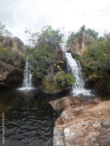 Fototapeta Naklejka Na Ścianę i Meble -  secret waterfall in park