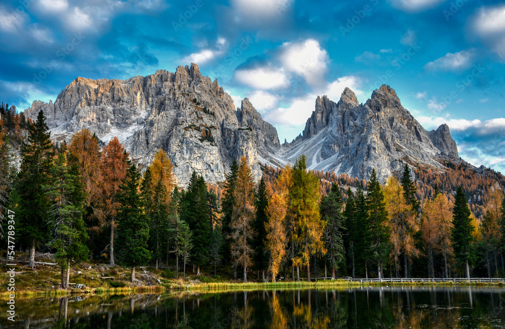 Dolomiten, Sextener Dolomiten, Alpenglühen, Herbst, Dürrenstein, Monte Campedelle, Torre Wundt, Wald, Herbst, Herbstlich, Abend, Abendstimmung, Dämmerung, Abenddämmerung, Schnee, Schneefeld, Sonne, Ab