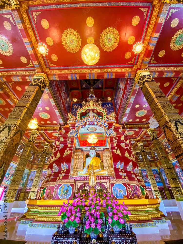 Fototapeta premium Wat MahaThat Wachira mongkol in Krabi, Thailand