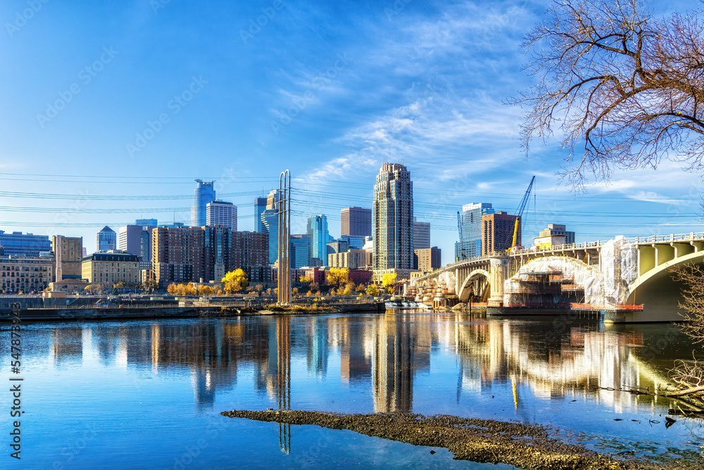 Obraz premium Third Avenue Bridge above Mississippi river. Midwest USA, Minnesota state.