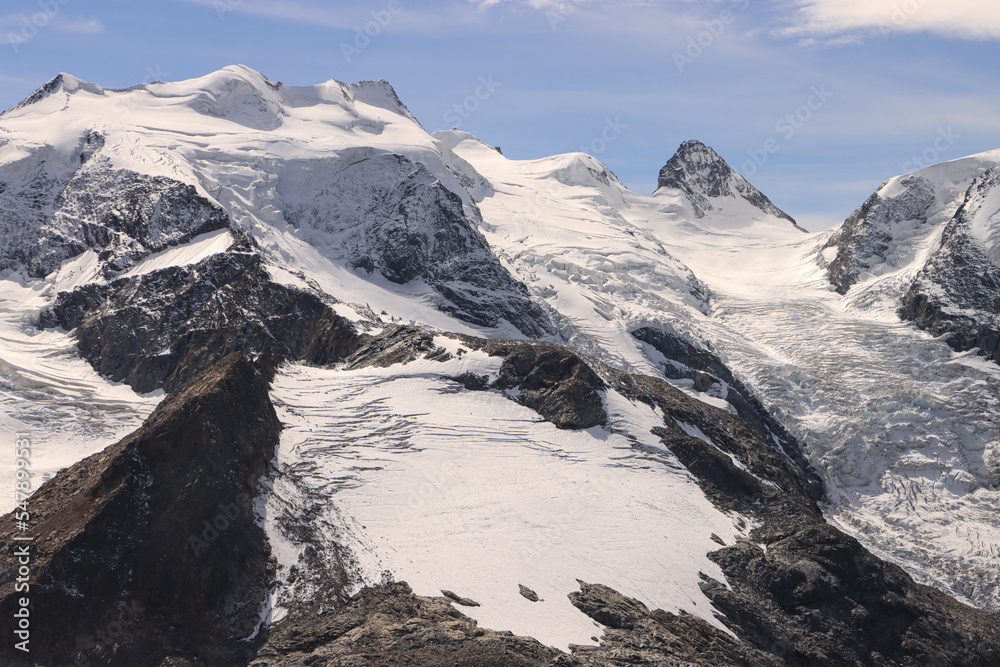 Riesen der Bernina-Alpen im Spätsommer 2022; Blick von der Diavolezza auf Piz Bellavista (3922m) und Crast' Agüzza (3854m)