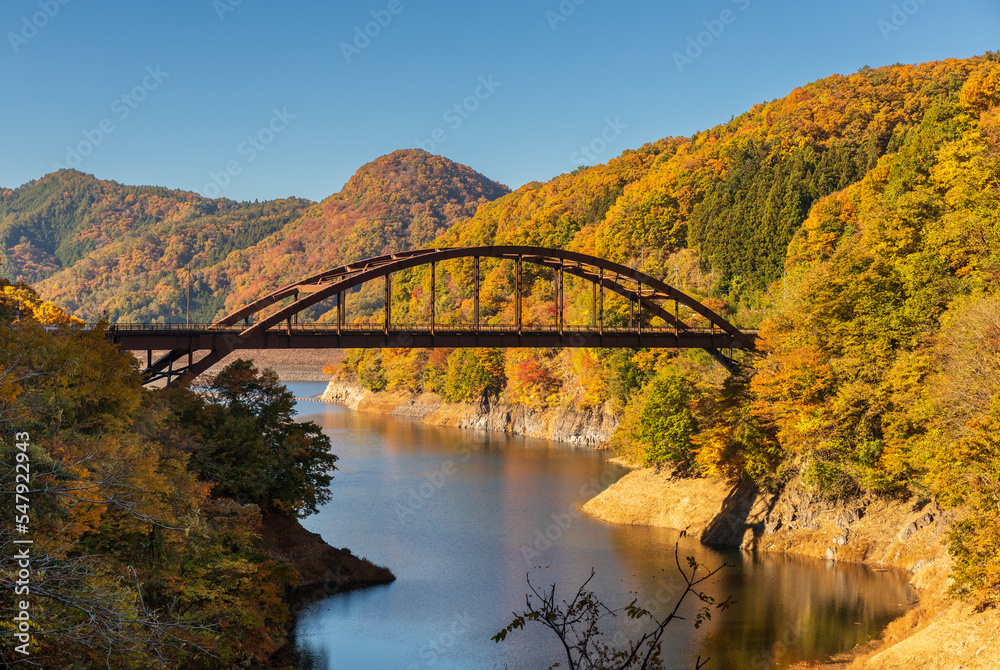 奥昇仙峡 荒川ダム 能泉湖の紅葉