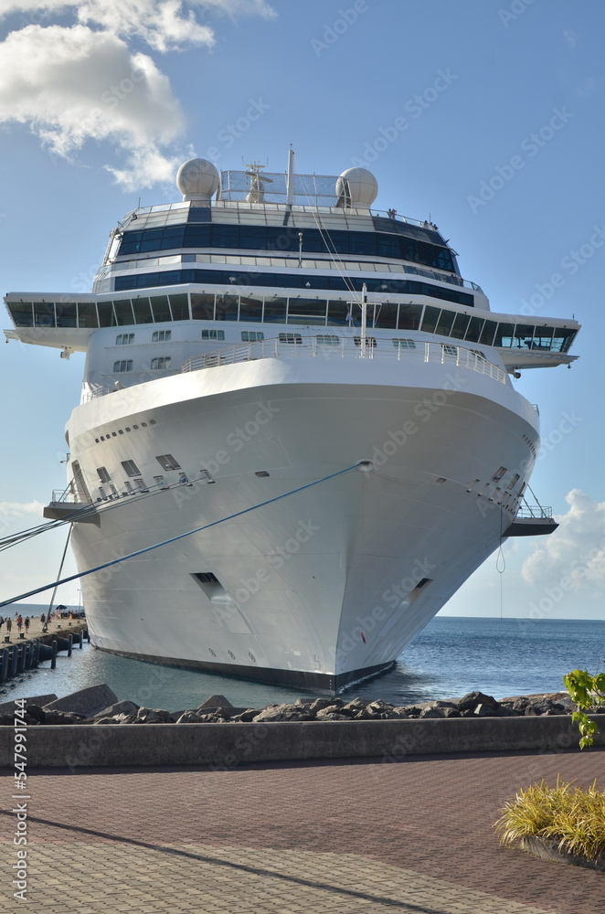 Caribic cruise ship in Port Blue Sky honeymoon vacation