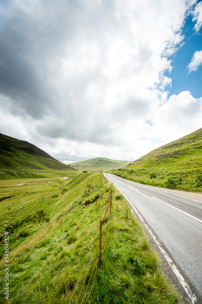 Naklejka premium Highland Road