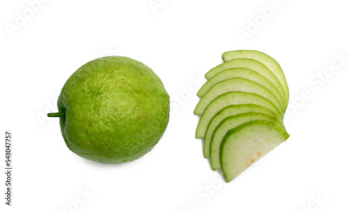 Obraz na płótnie Whole and slices Guava isolated on the white background w salonie