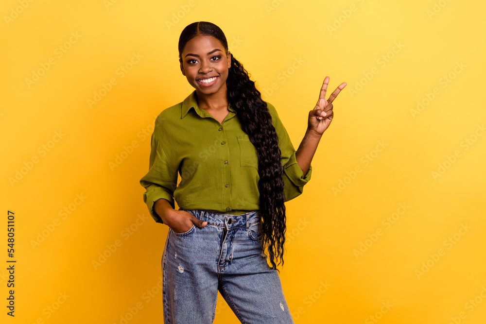 Φωτογραφία Portrait of attractive cheerful wavy-haired girl showing v-sign isolated over br