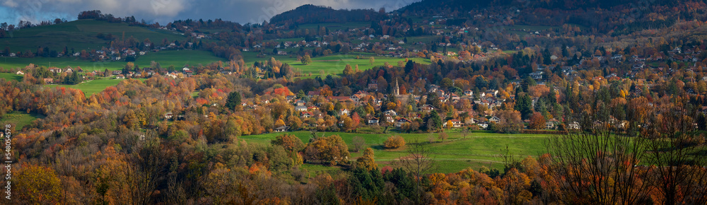 
Uriage les Bains, Isère, Rhône-Alpes, France, 20 11 2022 autumn landscape from the crests of Uriage, rural landscape, countryside landscape