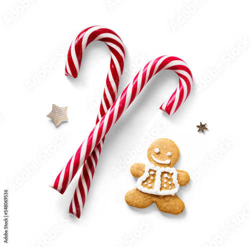 Photographie Christmas composition with Isolated Christmas sweet candy and ginger men on transparent background