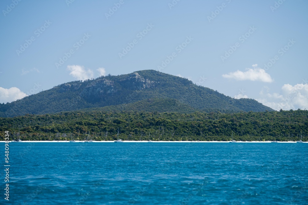 tropical islands and super yachts in queensland australia