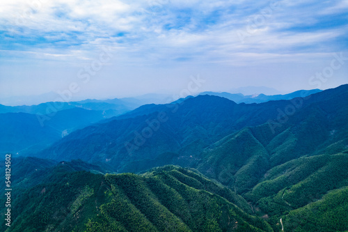 mountains in the mountains © 大 李