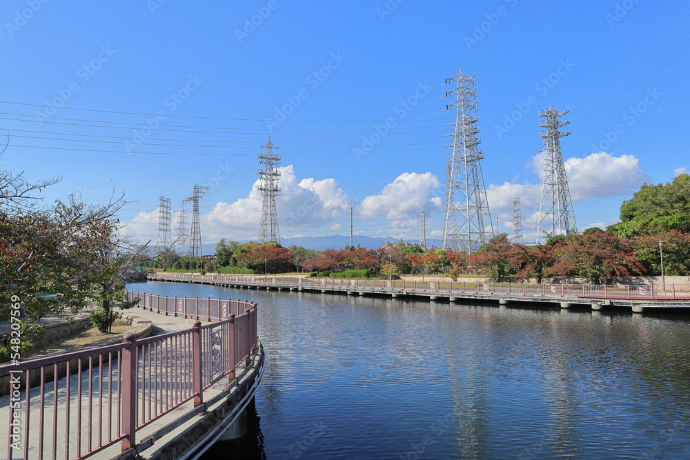 尼崎運河と遊歩道