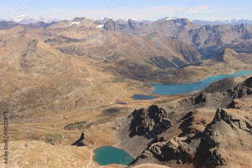 Photos Hochalpine Landschaft im Klimawandel; Blick im Spätsommer vom Munt Pers zum Bern