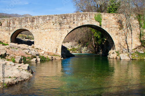 Принти на полотні The Roman Bridge of Madrigal de la Vera, Caceres, Extremadura, Spain Garganta de