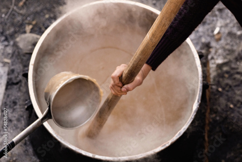 Cooking grape molasses