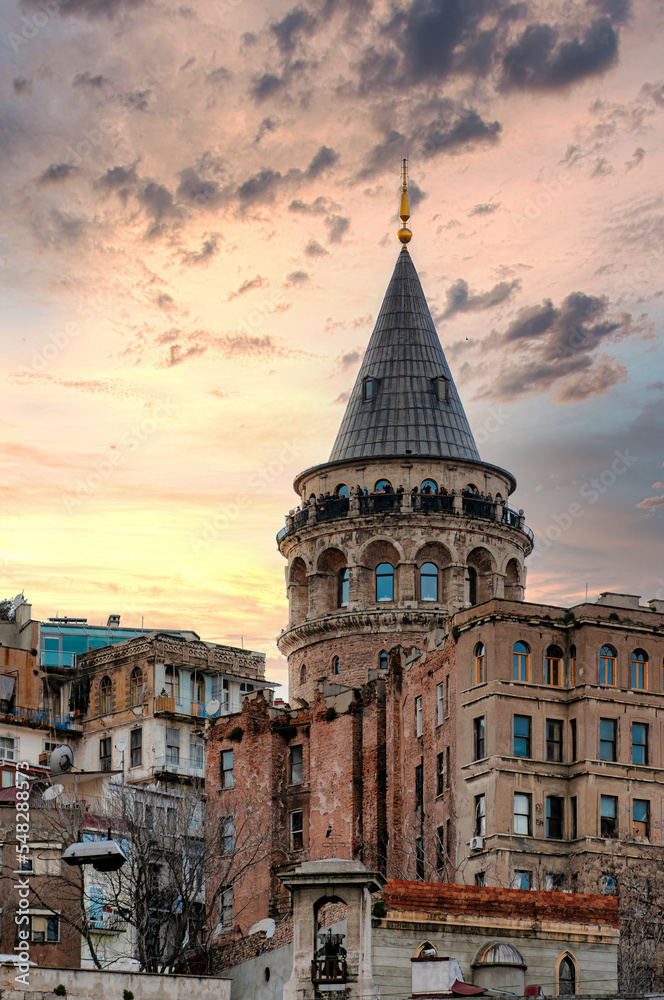Fototapeta premium Istanbul Galata Tower at Sunset