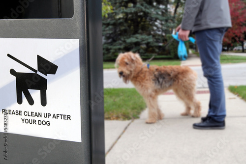 Papier peint The warning sign: Clean up after your dog