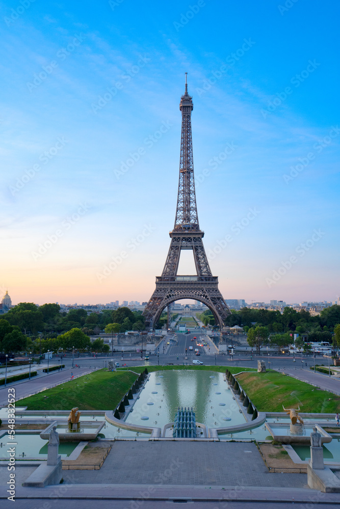 Naklejka premium eiffel tour and from Trocadero, Paris