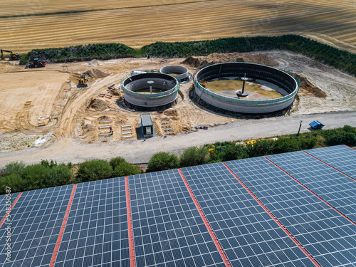 Photovoltaik und Neubau einer Biogasanlage - Luftbild photo