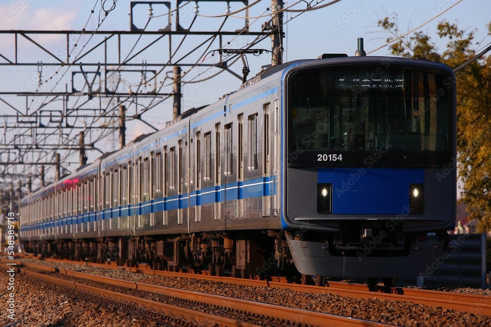 Obraz premium 通勤電車 西武新宿線20000系