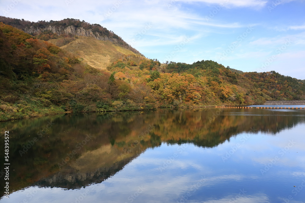 鳥取県琴浦町の秋の船上山の紅葉