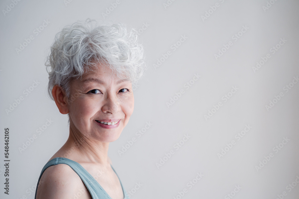若々しさを保つシニアの女性 若々しさを保つシニアの女性