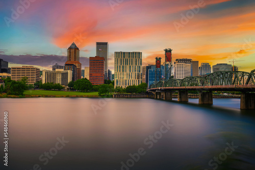 Sunset over Portland downtown and the Willamette River in Portland, Oregon © Nick Fox