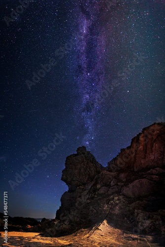 Fotografie, Obraz Queen Victoria Rock under a sky full of stars